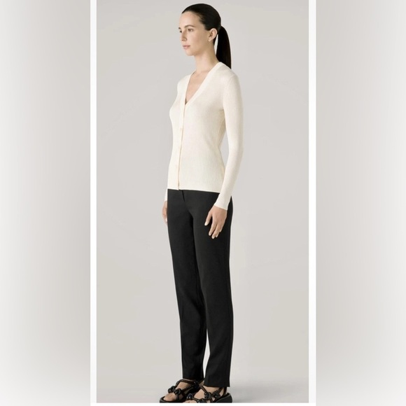 NWT! ST. JOHN Women's XS Ivory Ecru V-Neck Knit Cardigan Sweater Casual Ribbed - Picture 2 of 12